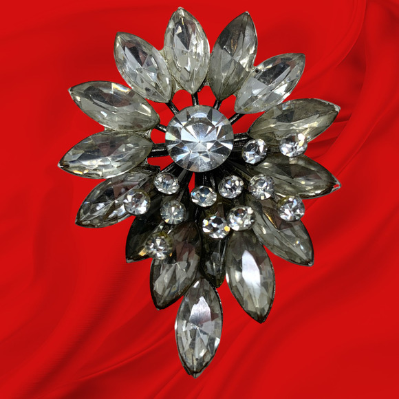 Vintage 1960's Sunburst Brooch Pin Clear Crystal Pewter Tone Mid Century - Picture 1 of 3